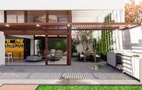 Patio moderno con áreas exteriores techadas, celosías y jardines de vivienda contemporánea